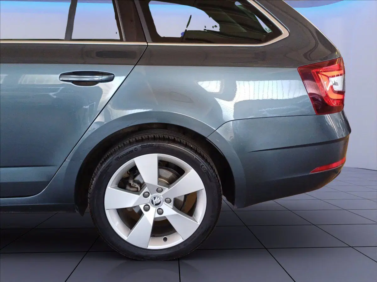Skoda Octavia Station Wagon usata a Milano (7)