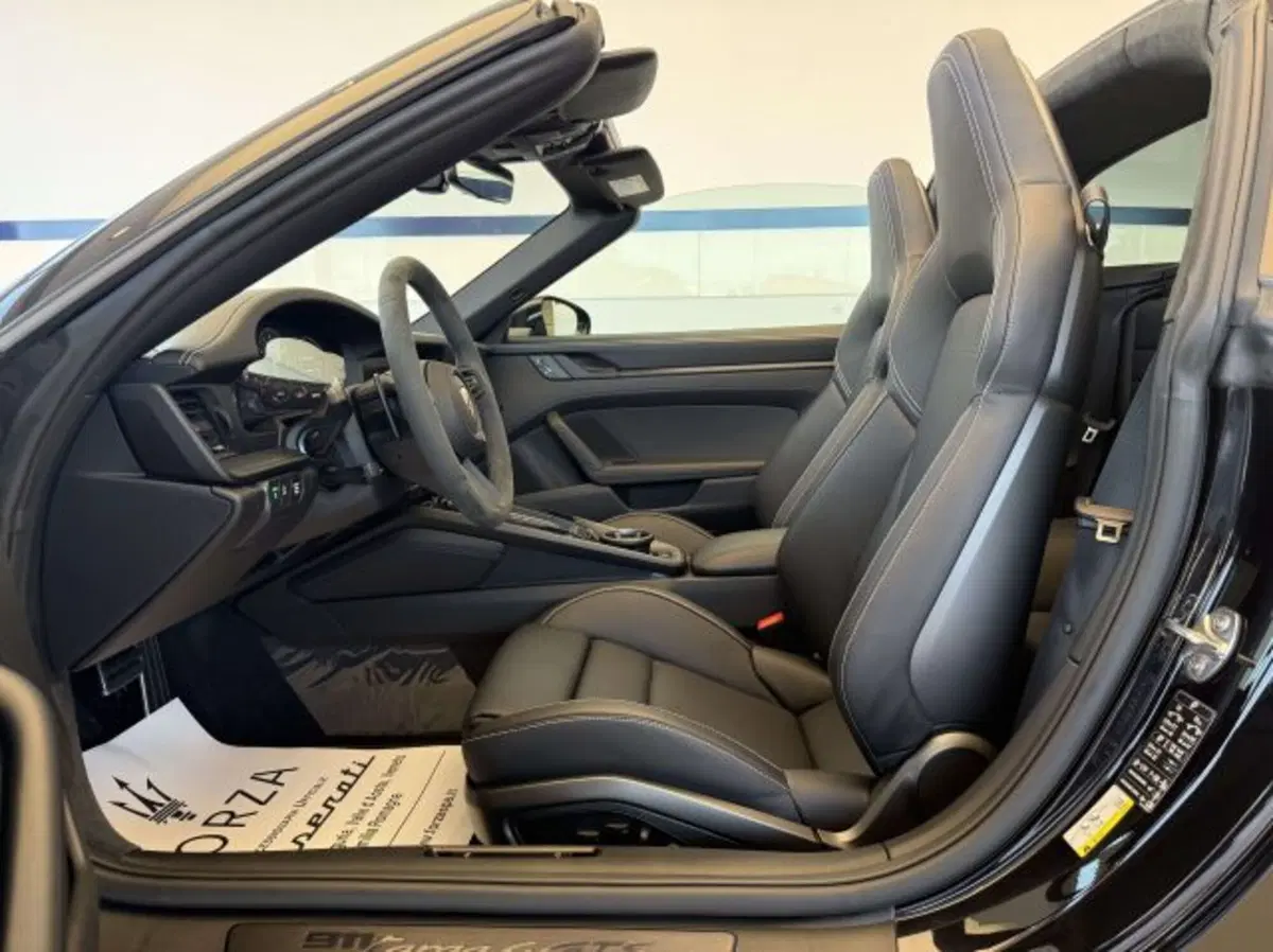 Porsche 911 Cabrio nuova a Torino (9)