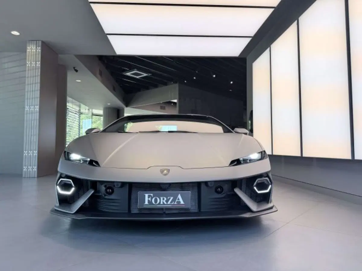 Lamborghini Temerario nuova a Torino (2)