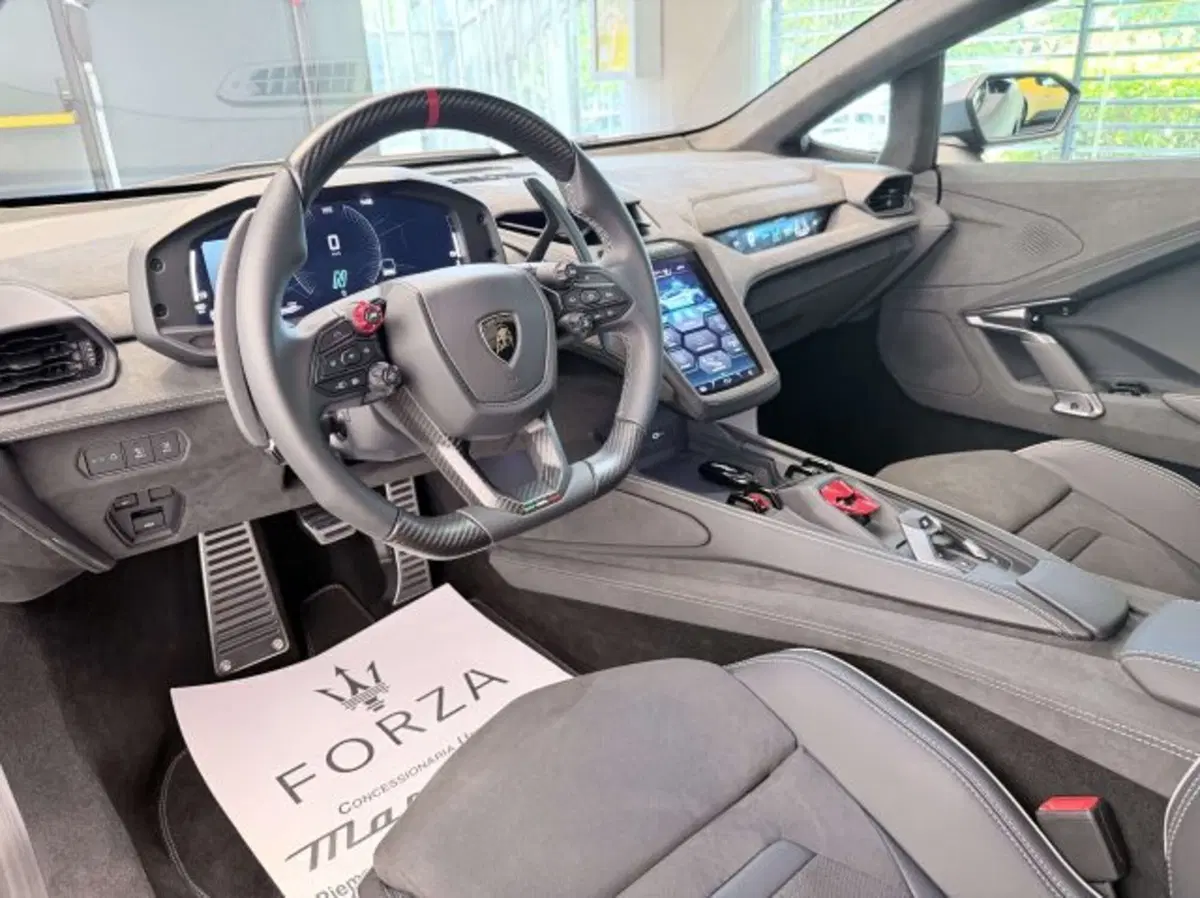 Lamborghini Temerario nuova a Torino (6)