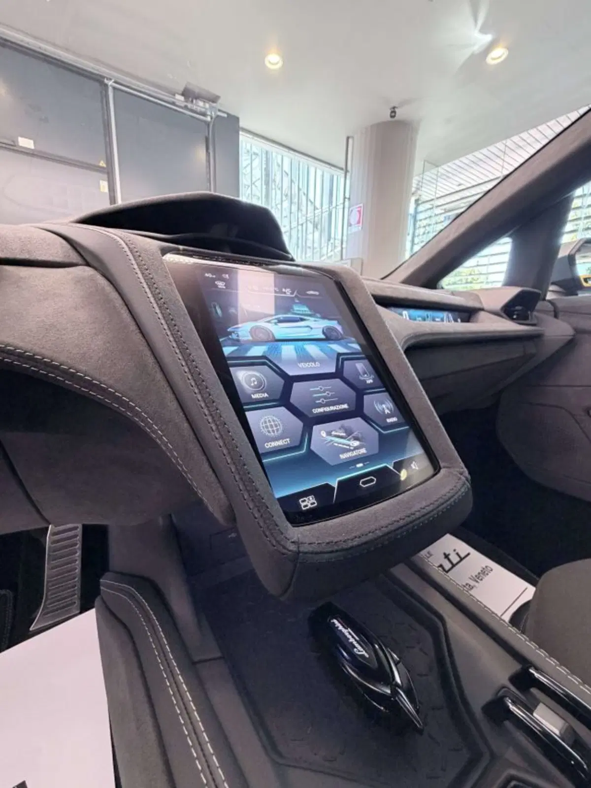 Lamborghini Temerario nuova a Torino (8)