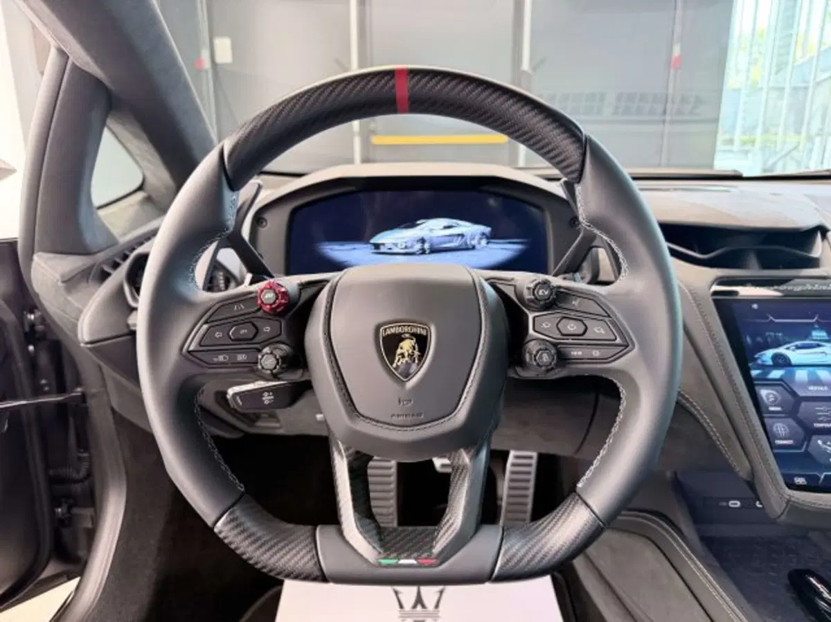 Lamborghini Temerario nuova a Torino (9)