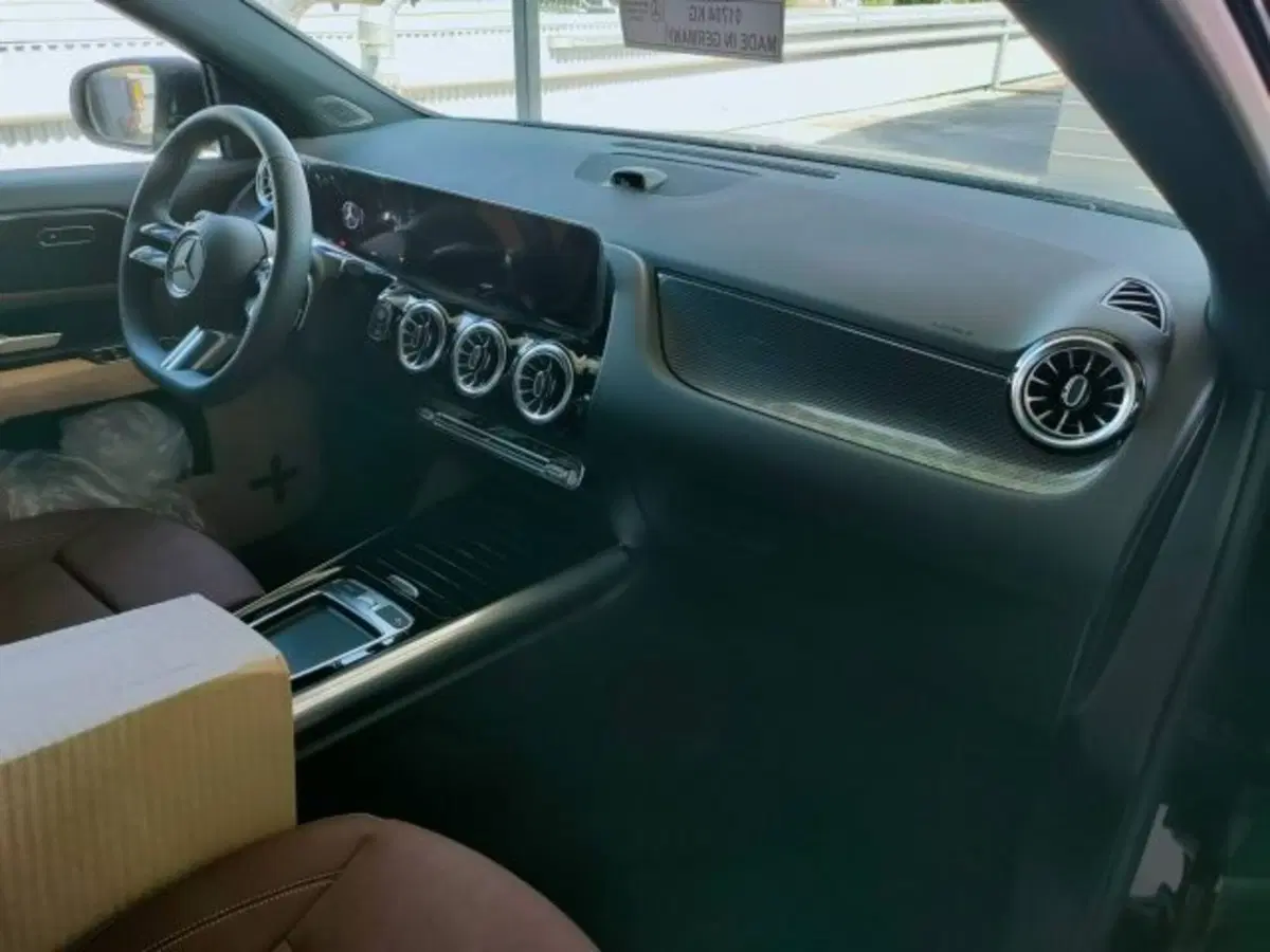 Mercedes-Benz GLA SUV nuova a Teramo (10)