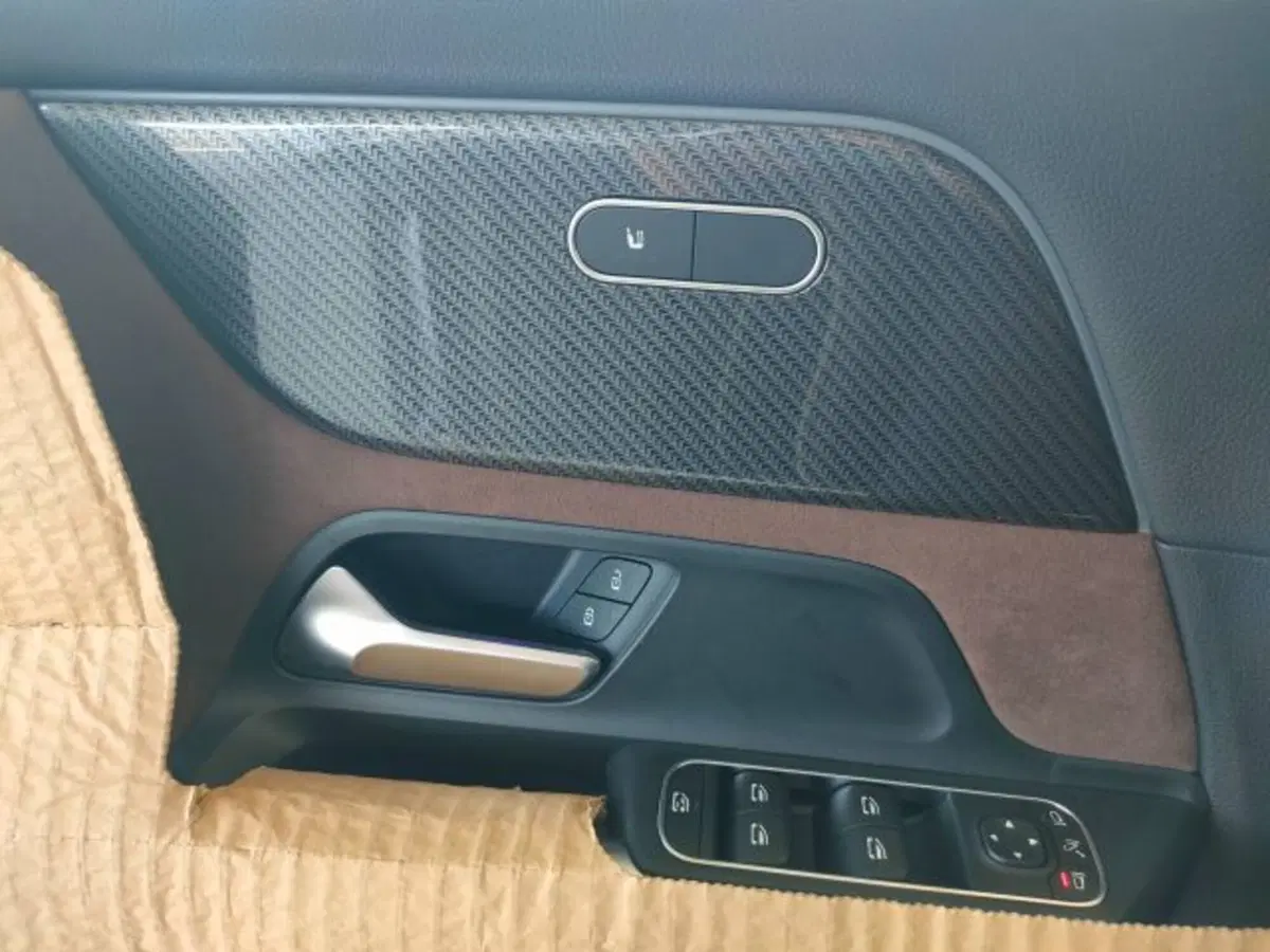Mercedes-Benz GLA SUV nuova a Teramo (11)