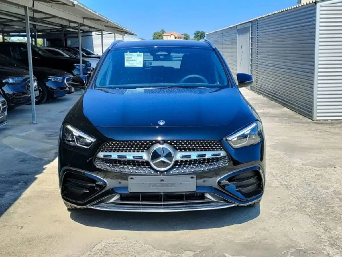 Mercedes-Benz GLA SUV nuova a Teramo (2)