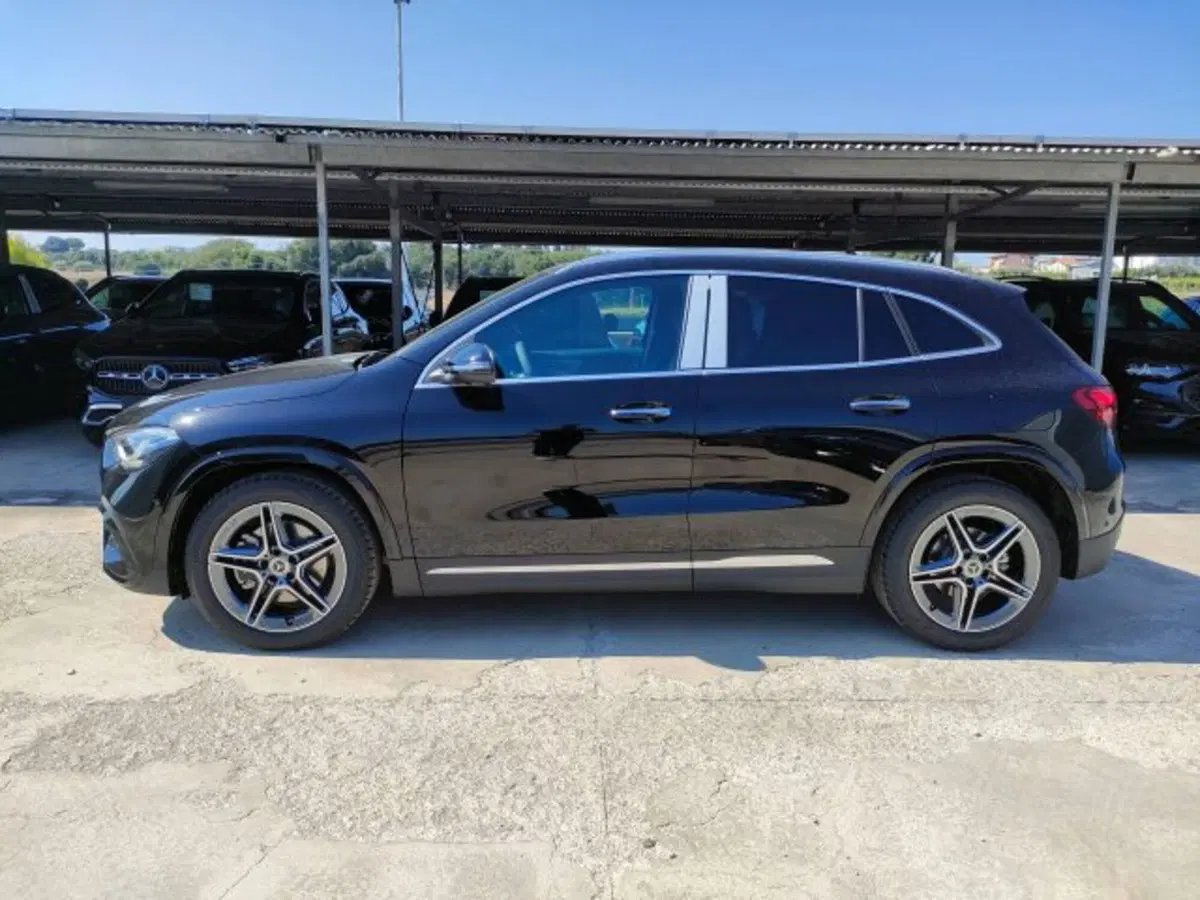 Mercedes-Benz GLA SUV nuova a Teramo (3)