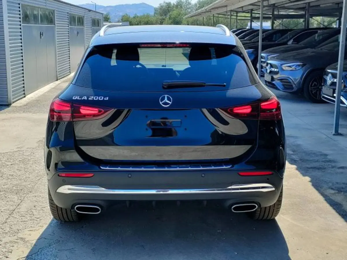 Mercedes-Benz GLA SUV nuova a Teramo (4)