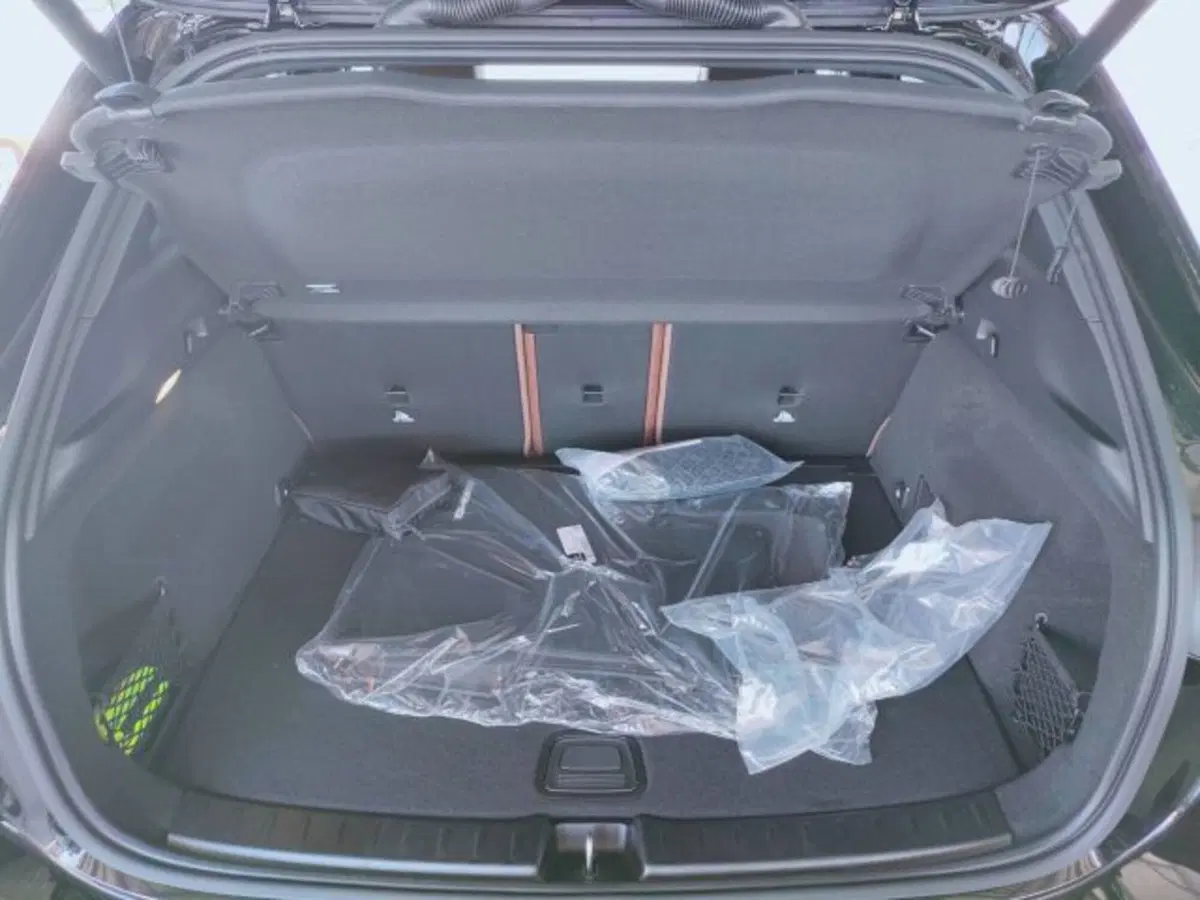 Mercedes-Benz GLA SUV nuova a Teramo (5)