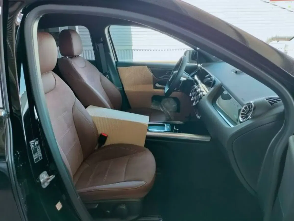 Mercedes-Benz GLA SUV nuova a Teramo (9)