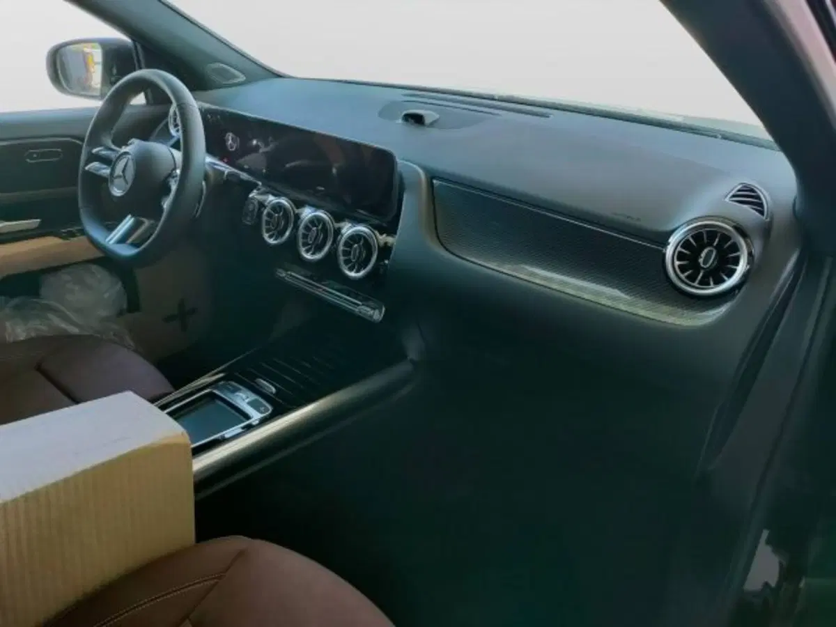 Mercedes-Benz GLA SUV nuova a Teramo (10)
