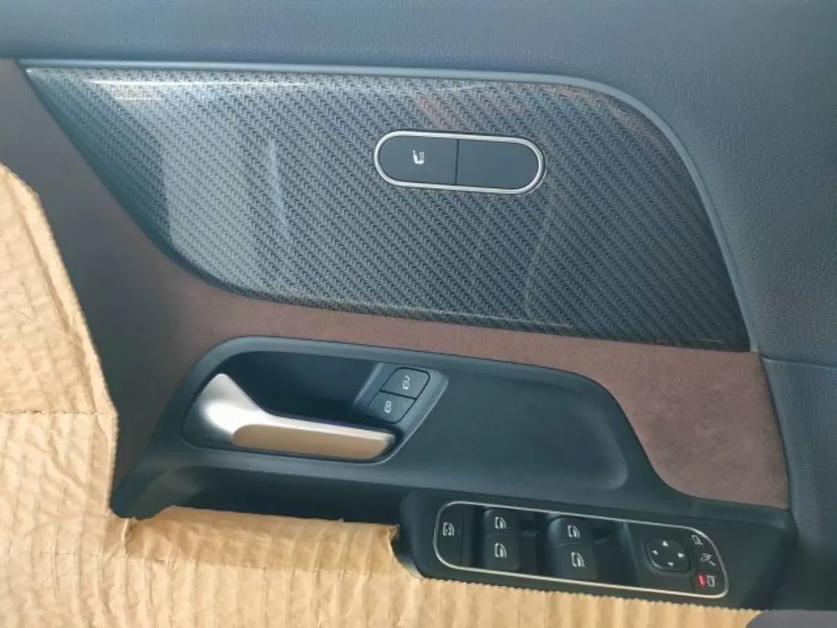 Mercedes-Benz GLA SUV nuova a Teramo (11)