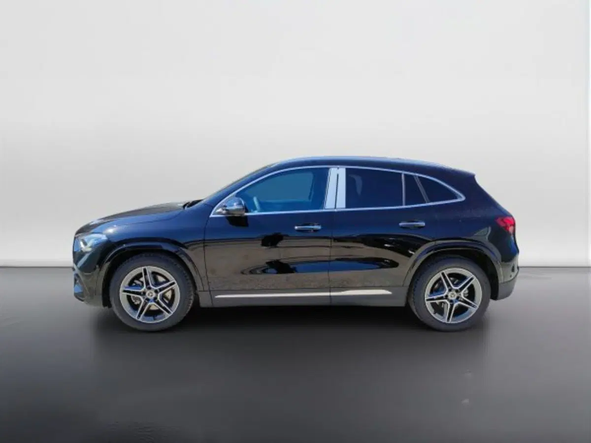 Mercedes-Benz GLA SUV nuova a Teramo (3)