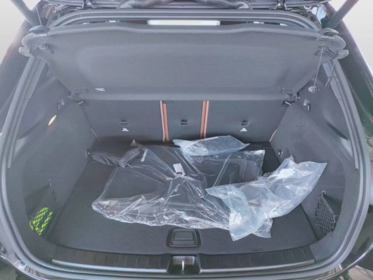 Mercedes-Benz GLA SUV nuova a Teramo (5)