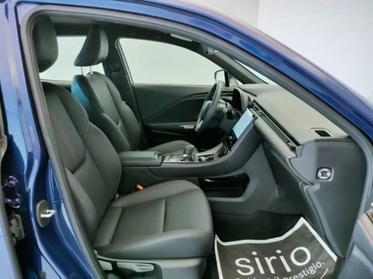 Lexus LBX usata a Teramo (12)