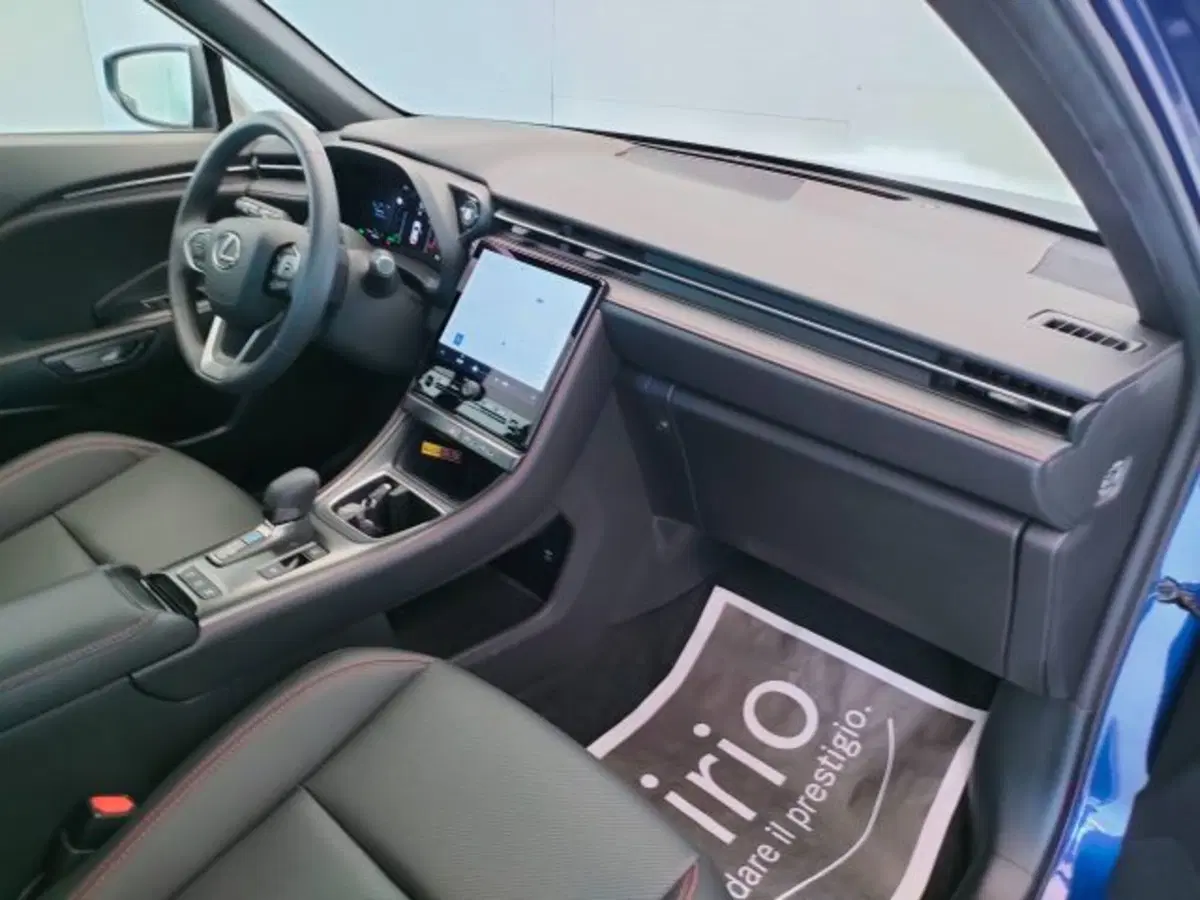 Lexus LBX usata a Teramo (14)