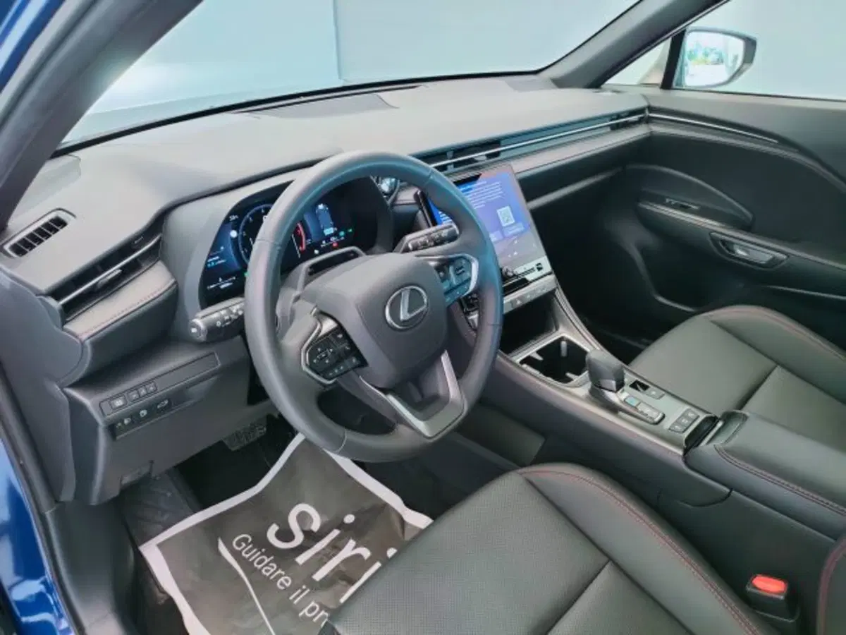Lexus LBX usata a Teramo (15)