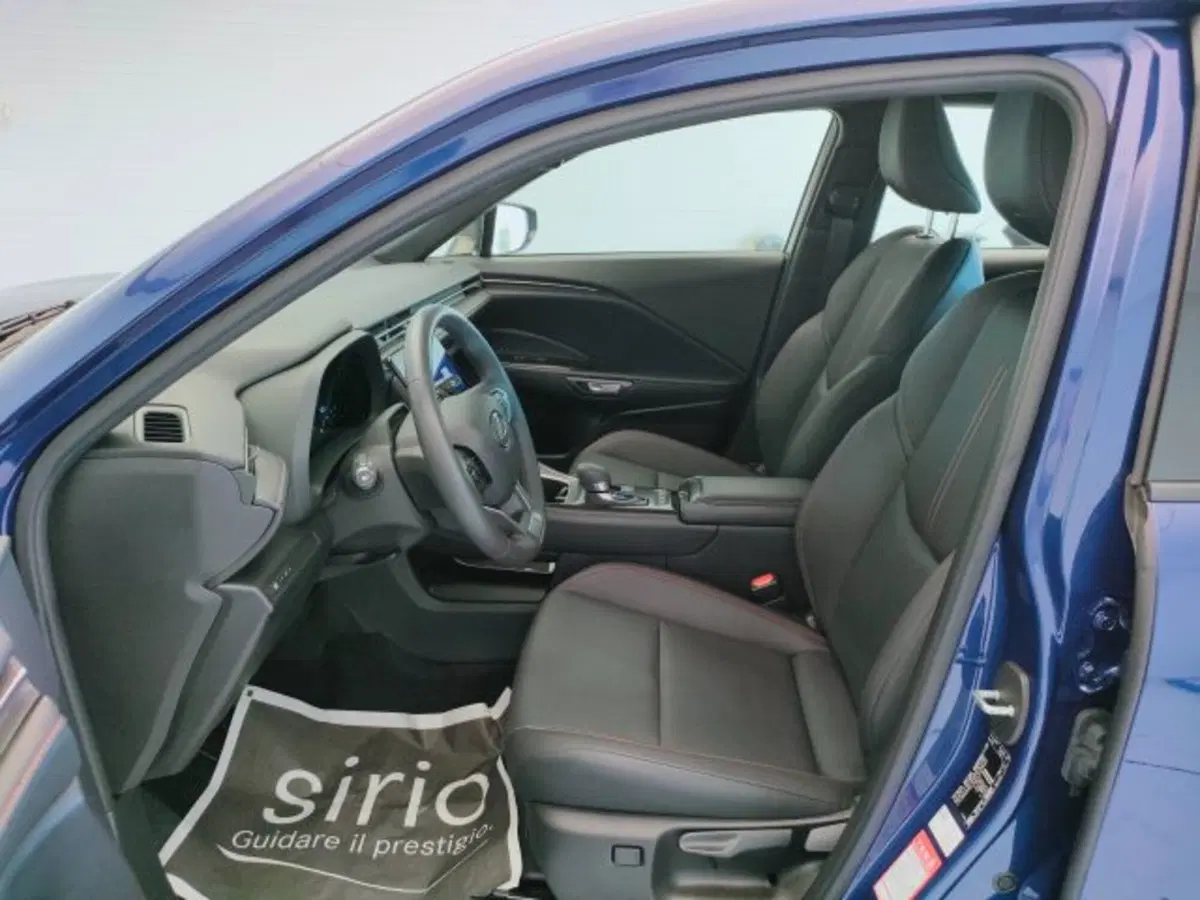 Lexus LBX usata a Teramo (16)
