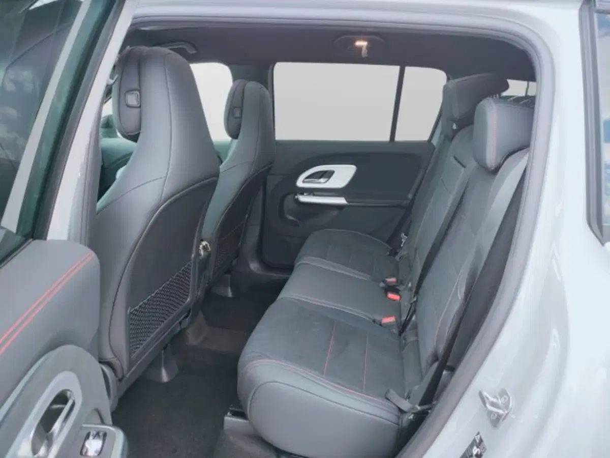 Mercedes-Benz GLB nuova a Teramo (10)