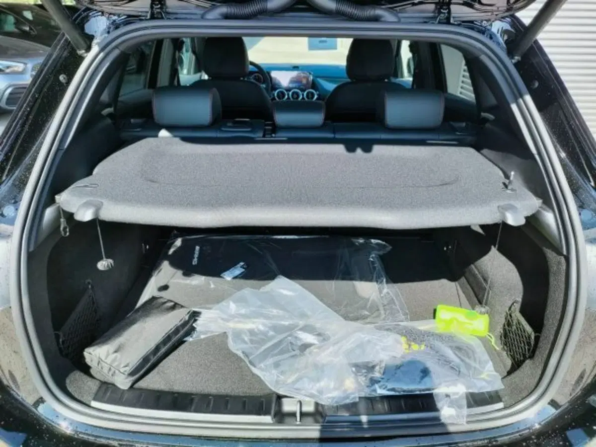 Mercedes-Benz GLA SUV nuova a Teramo (5)