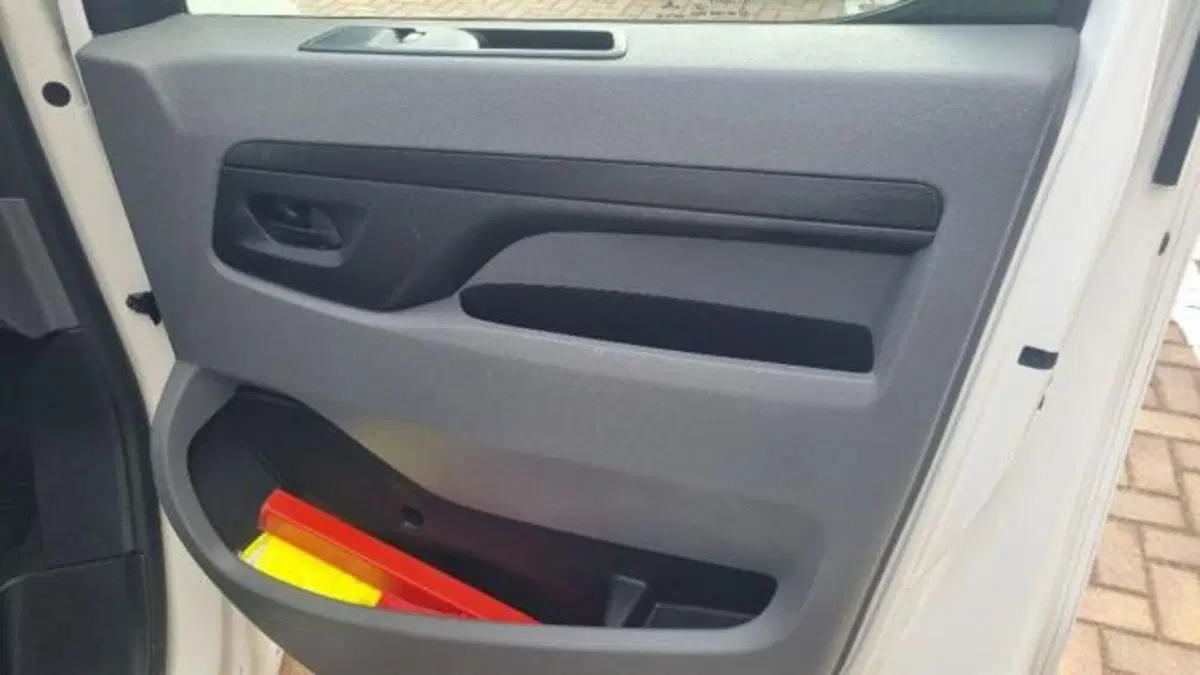 Opel Vivaro Furgone usata a Savona (20)