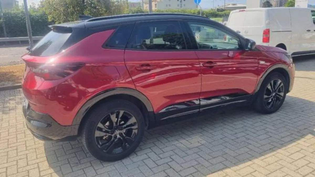 Opel Grandland usata a Savona (9)