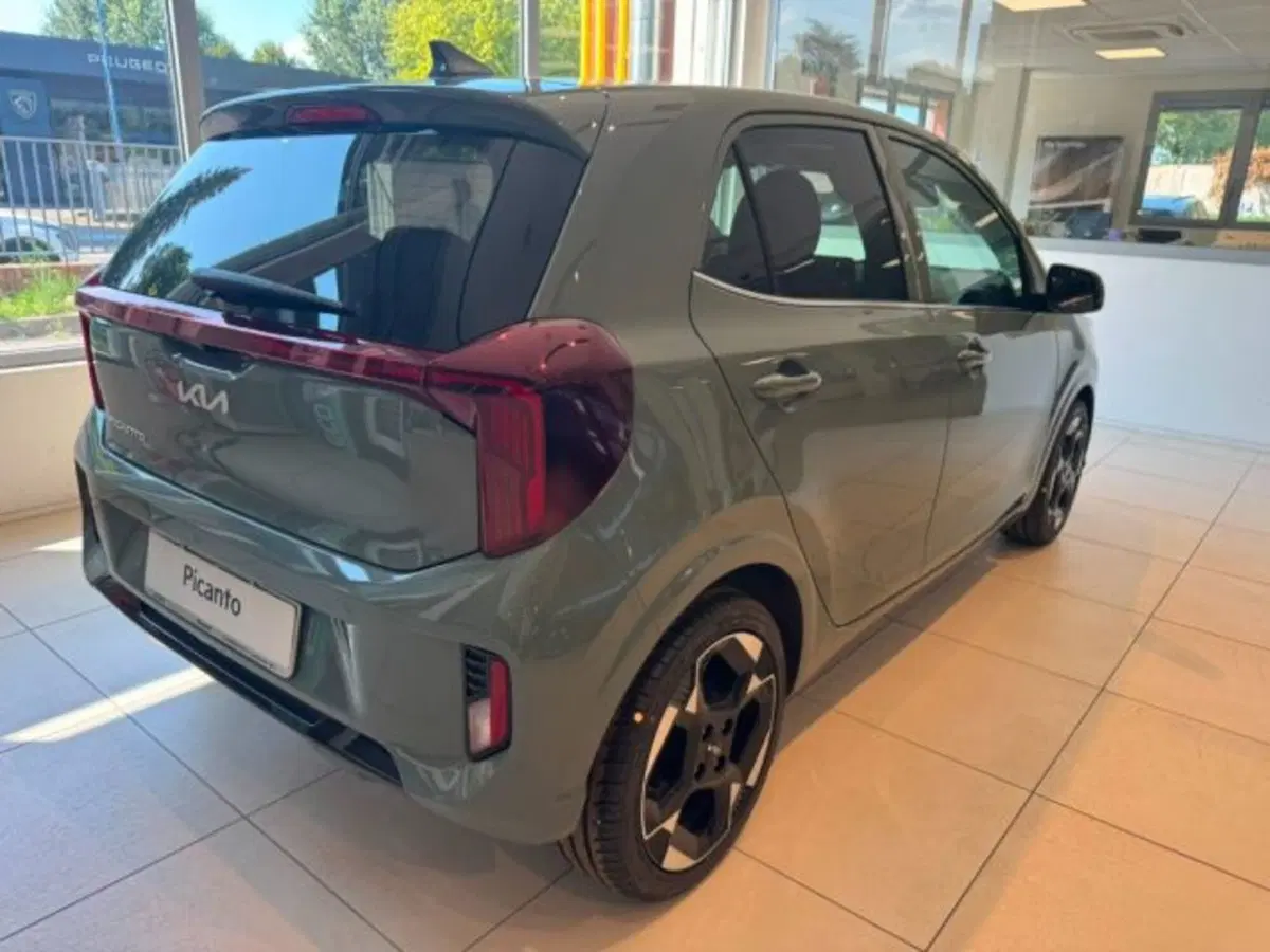 Kia Picanto nuova a Bologna (7)