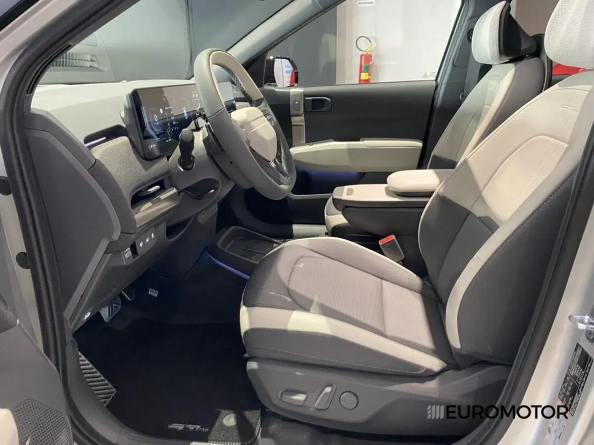 Kia EV3 nuova a Bari (12)
