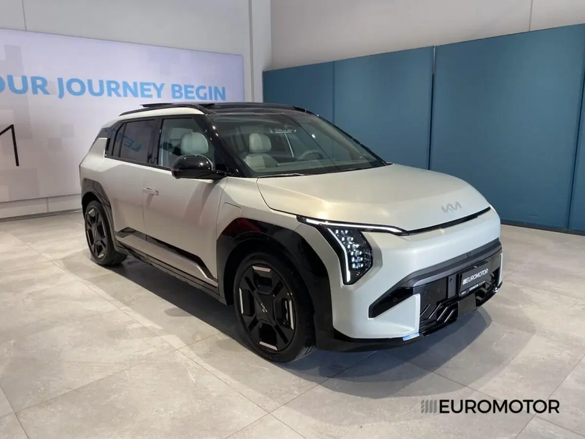 Kia EV3 nuova a Bari (3)