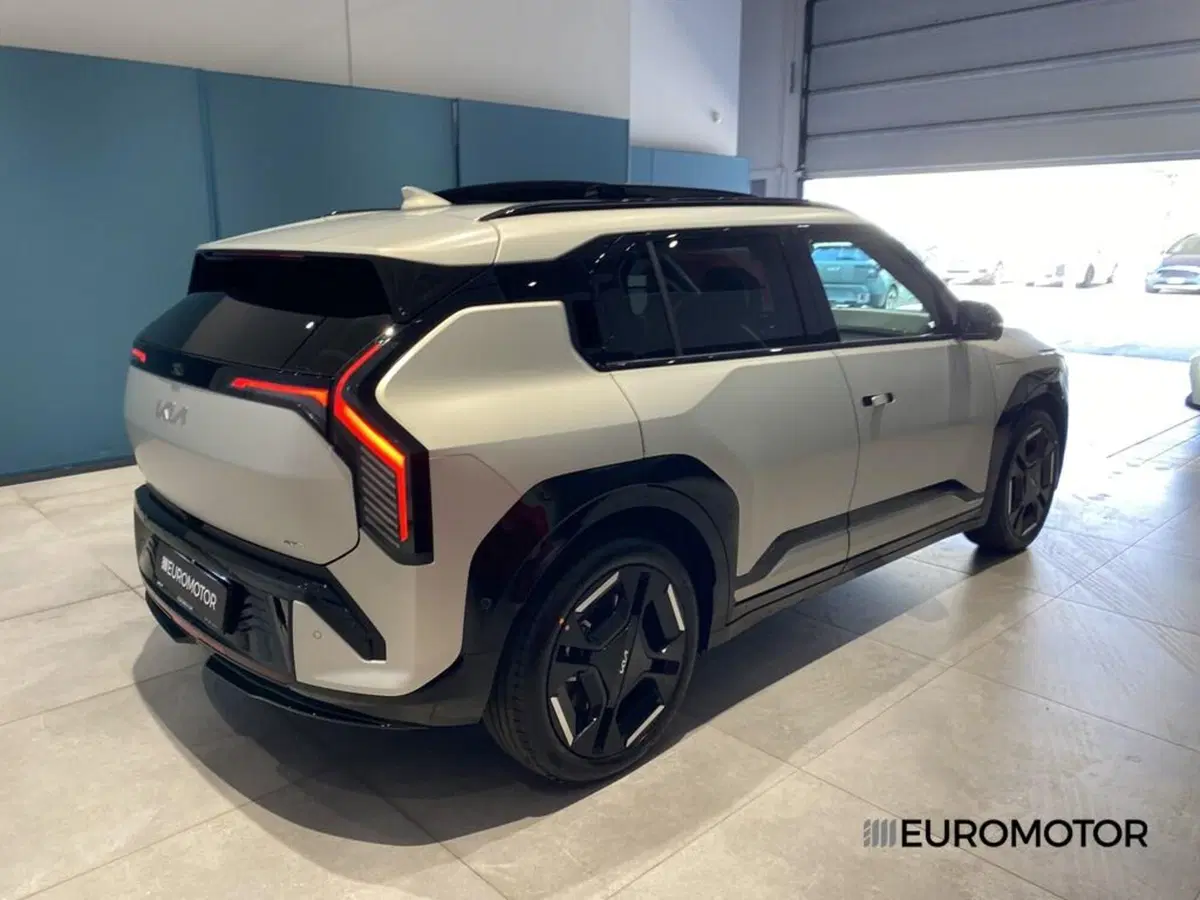 Kia EV3 nuova a Bari (6)