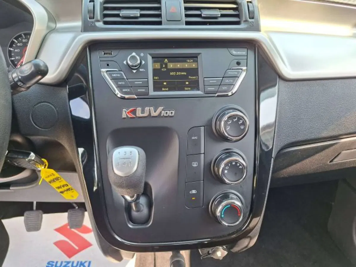 Mahindra KUV100 usata a Como (10)