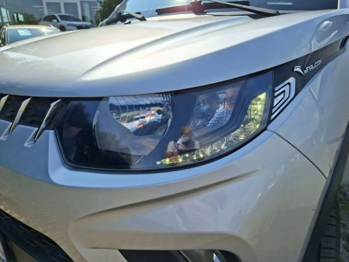 Mahindra KUV100 usata a Como (15)