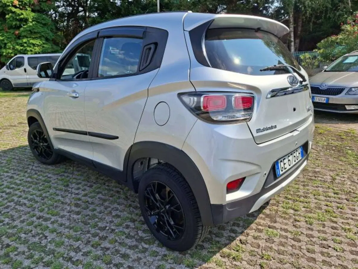 Mahindra KUV100 usata a Como (4)