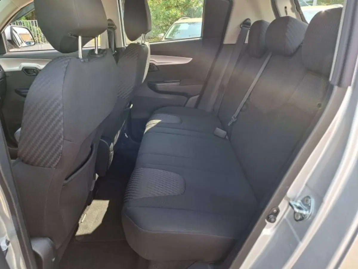 Mahindra KUV100 usata a Como (6)