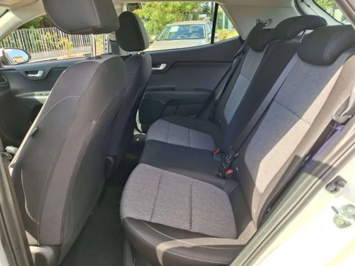 Kia Stonic usata a Como (6)