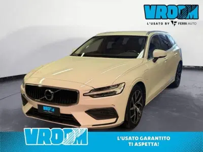 Volvo V60 T6 Recharge AWD Plug-in Hybrid R-design del 2020 usata a Tavagnacco