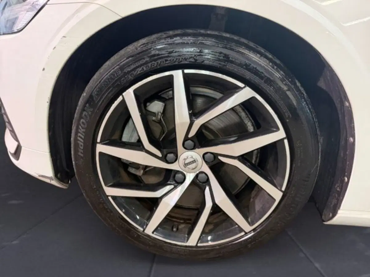 Volvo V60 usata a Udine (14)