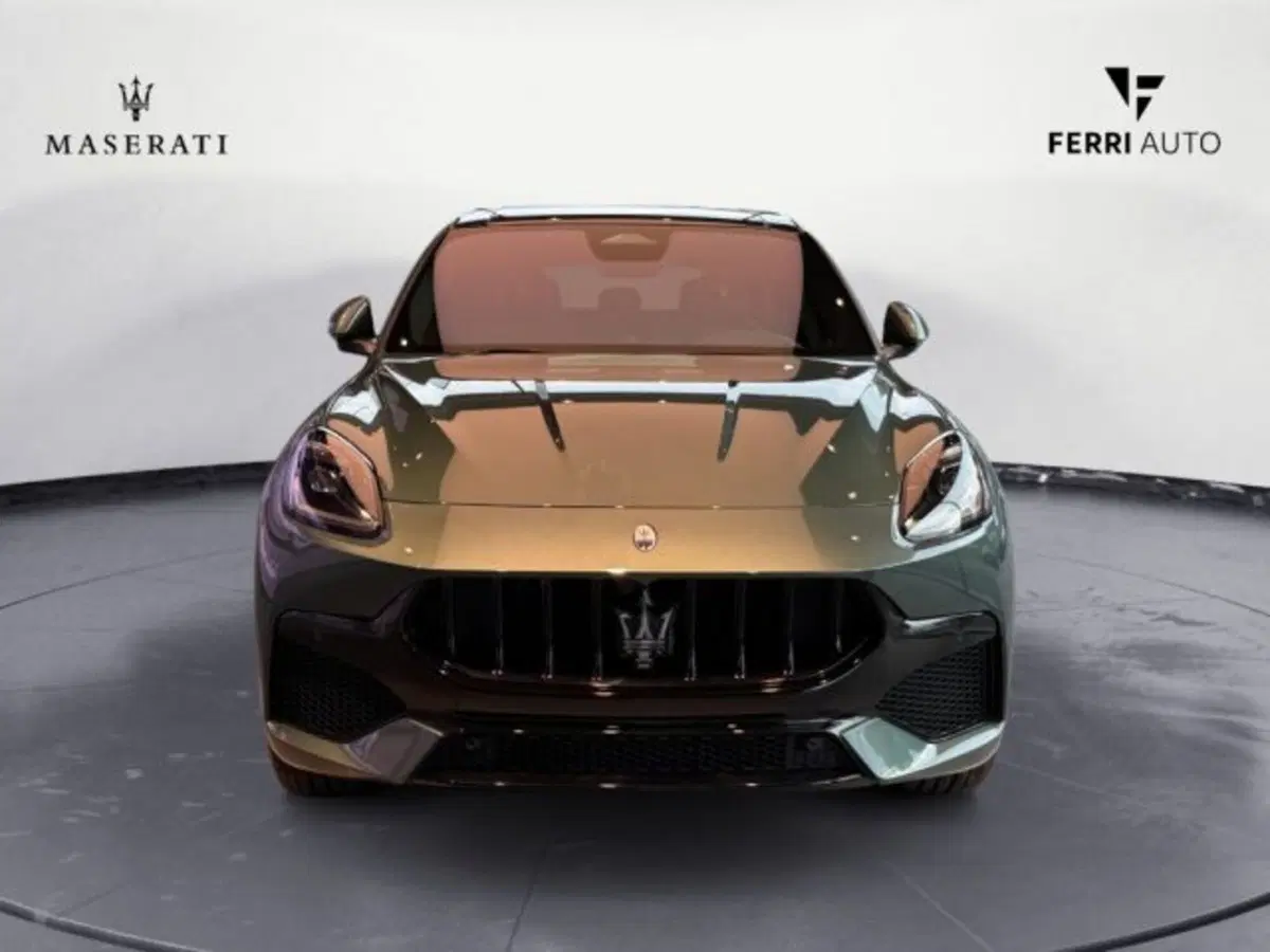 Maserati Grecale nuova a Udine (3)