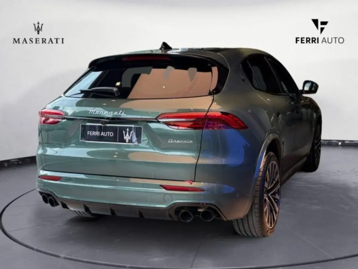 Maserati Grecale nuova a Udine (5)