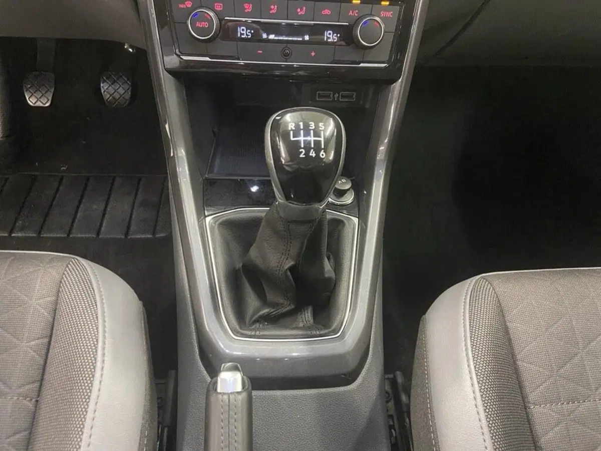 Volkswagen T-Cross usata a Torino (12)