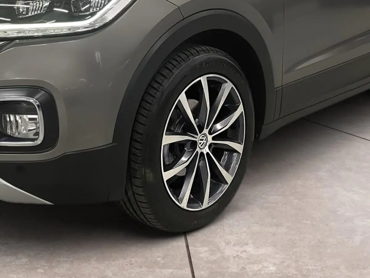 Volkswagen T-Cross usata a Torino (15)