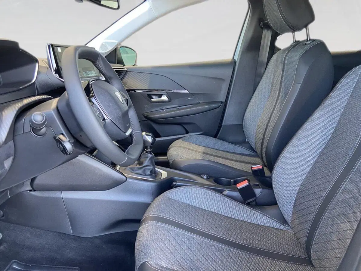 Peugeot 208 nuova a Torino (7)