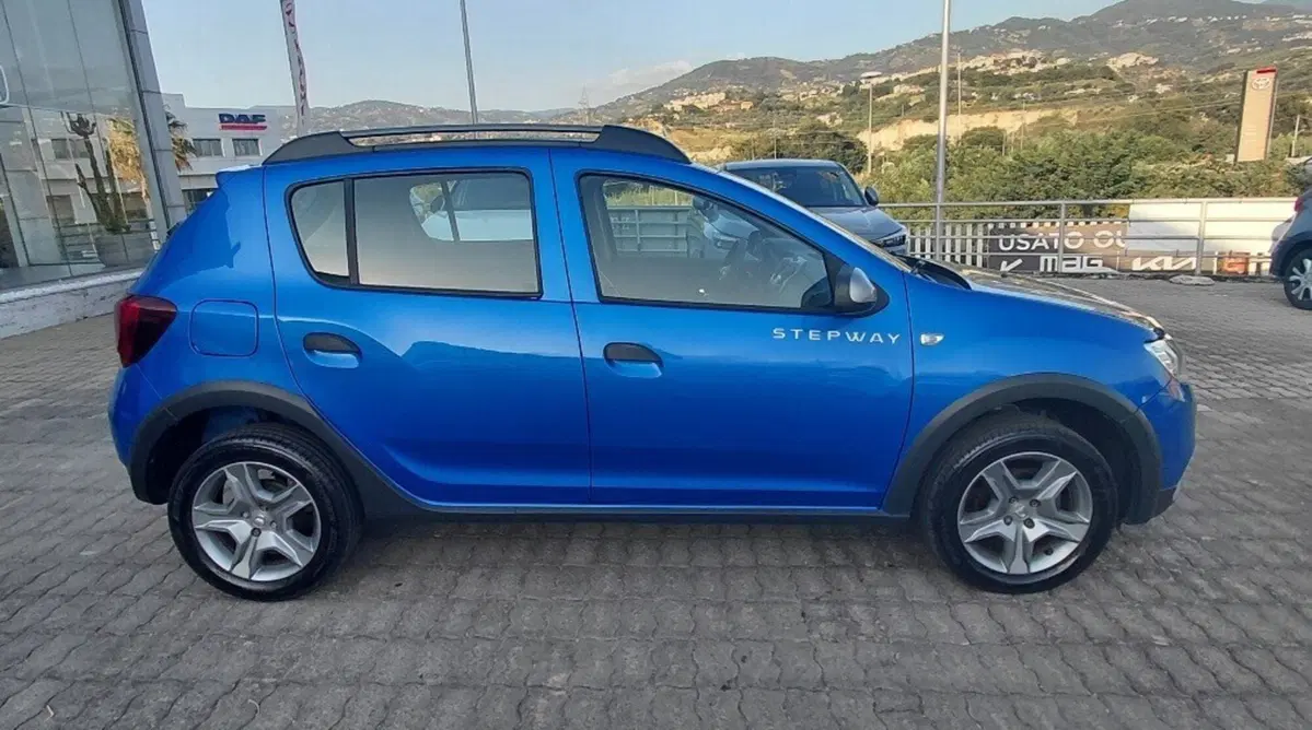 Dacia Sandero usata a Cosenza (4)