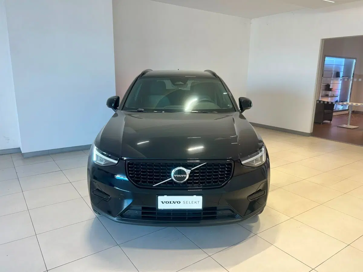 Volvo XC40 usata a Napoli (6)