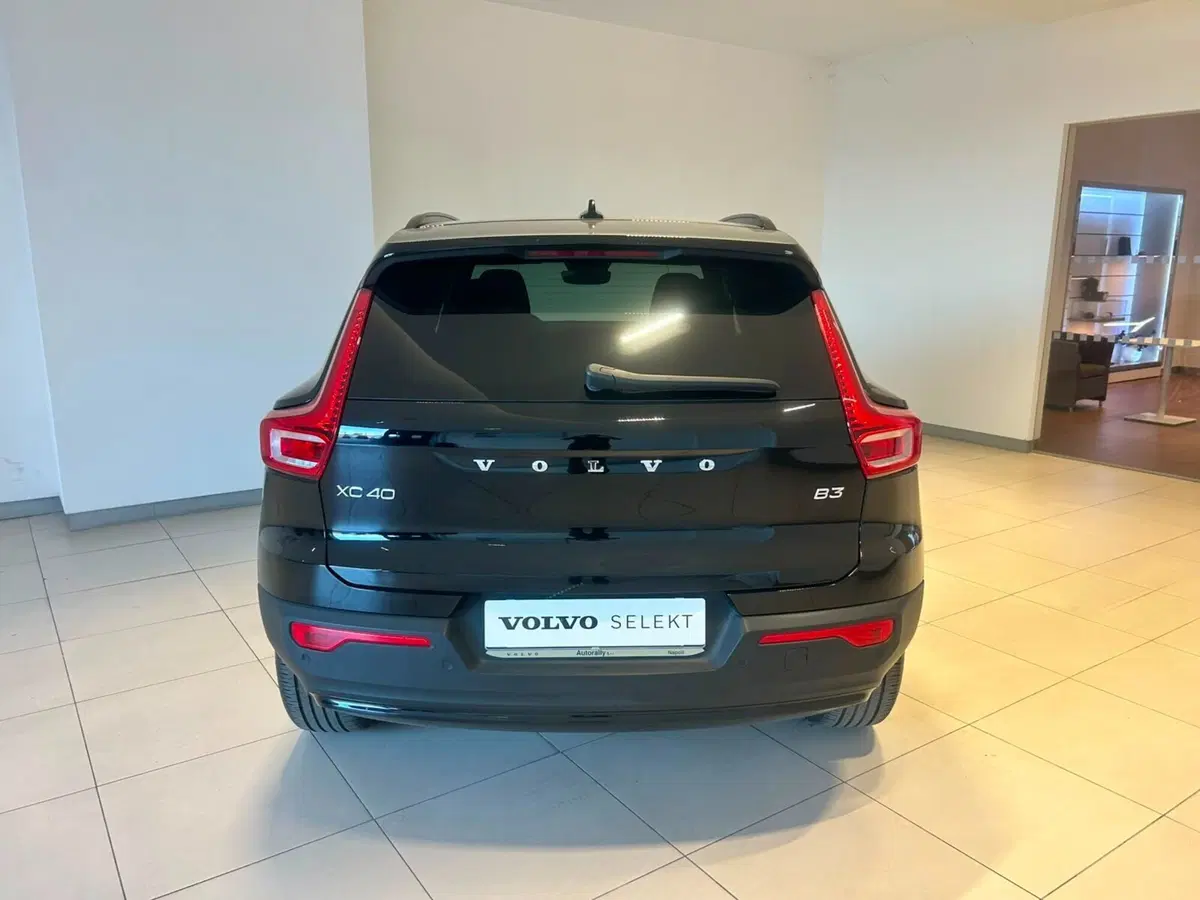 Volvo XC40 usata a Napoli (7)