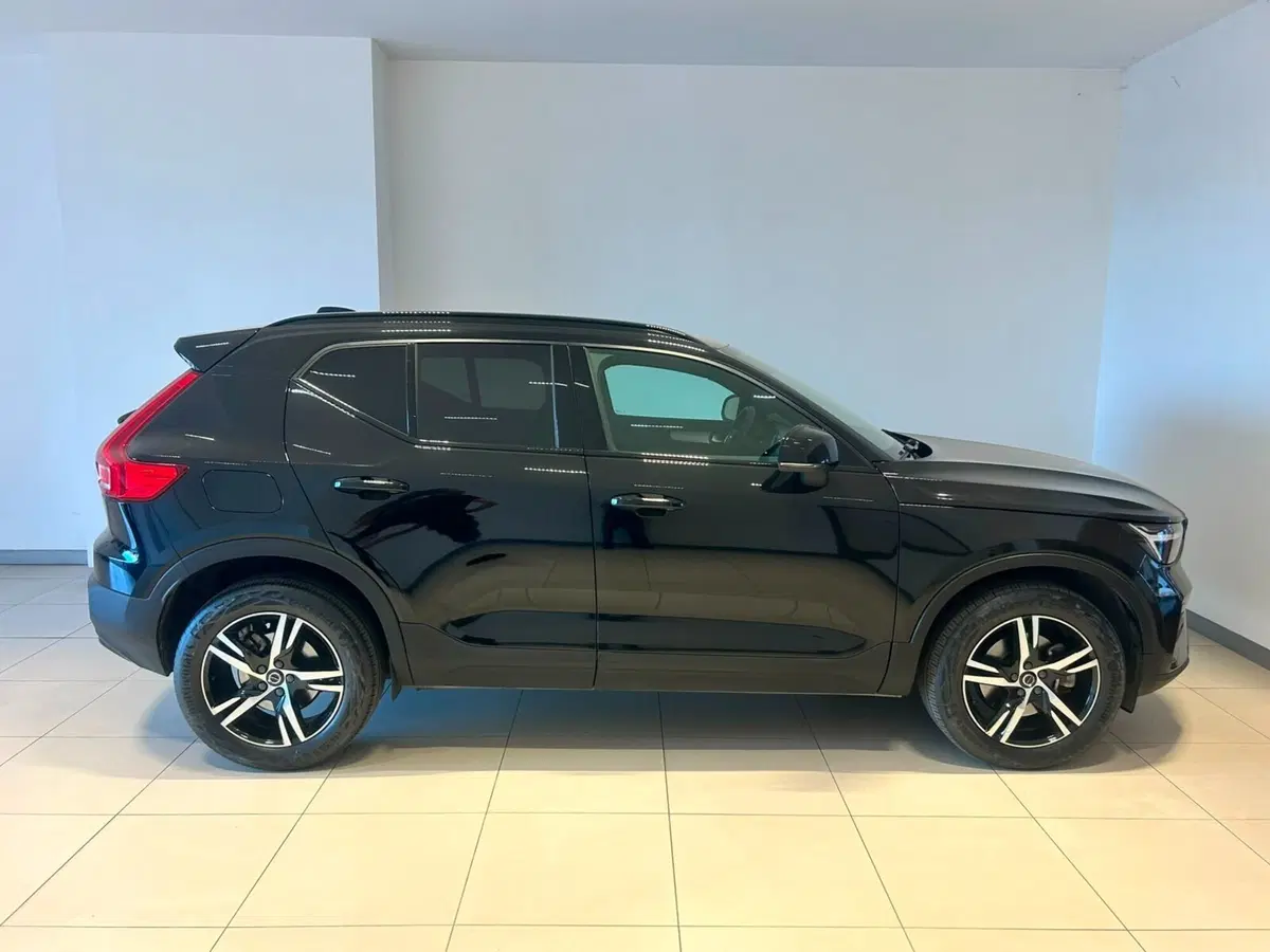 Volvo XC40 usata a Napoli (8)