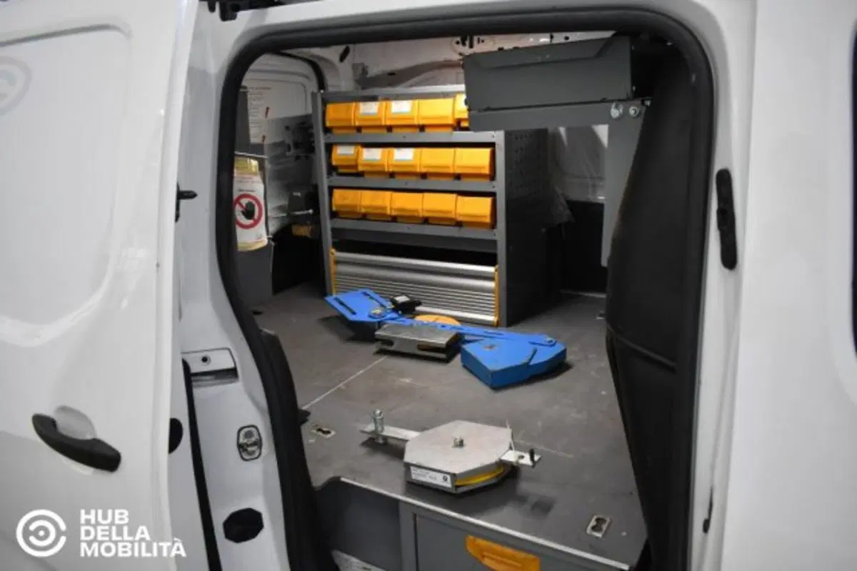 Opel Combo Furgone usata a Perugia (18)
