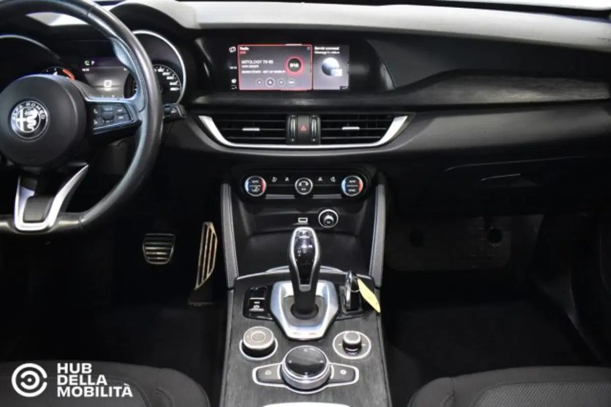 Alfa Romeo Stelvio usata a Perugia (11)
