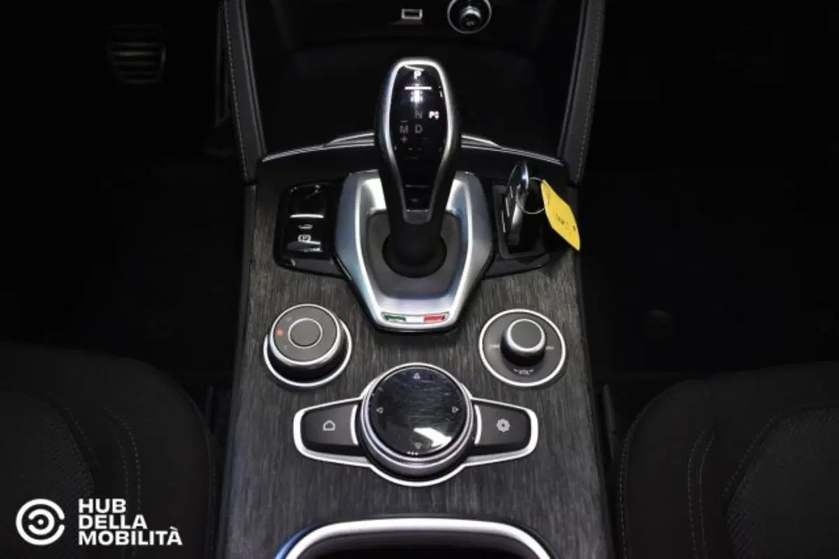 Alfa Romeo Stelvio usata a Perugia (12)