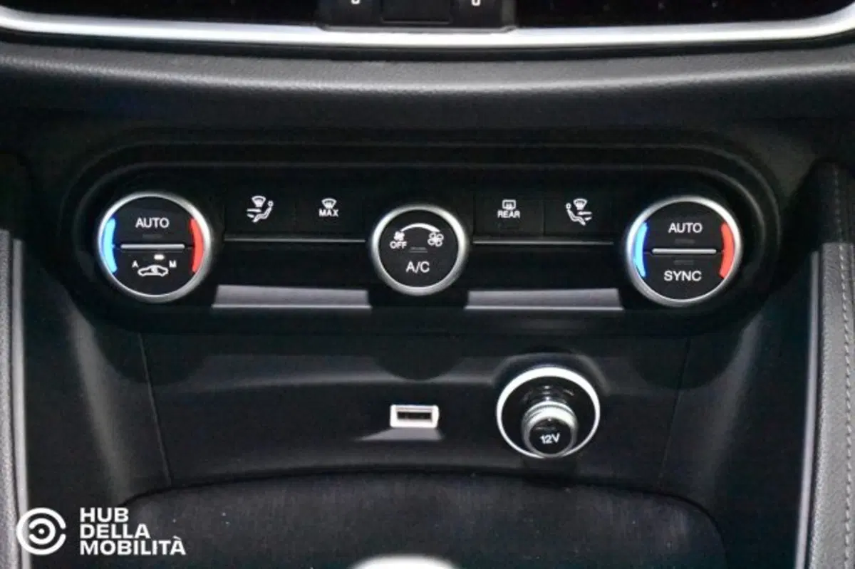 Alfa Romeo Stelvio usata a Perugia (13)