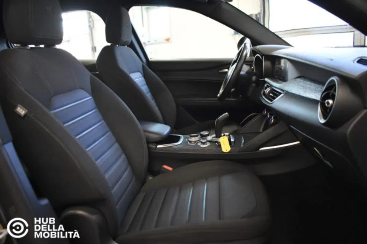 Alfa Romeo Stelvio usata a Perugia (20)